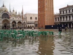 Acqua alta in Piazza San Marco-original.jpg