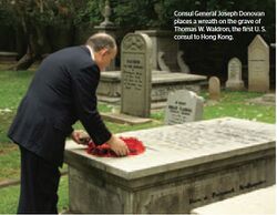 Consul General Joseph Donovan places wreath on the grave of Thomas W Waldron, first US consul to Hong Kong.JPG