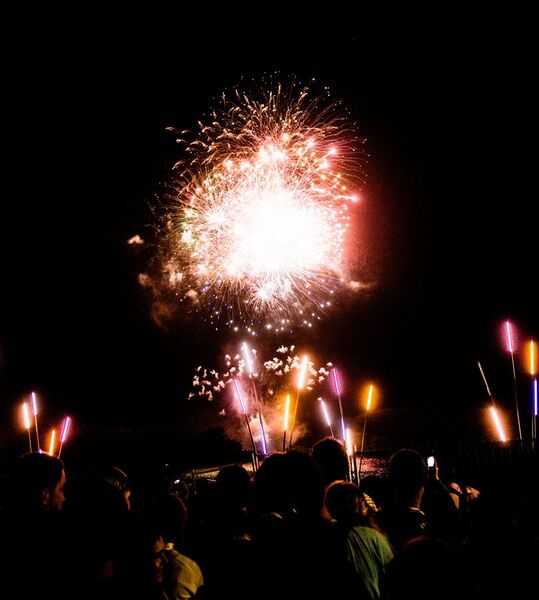 File:Fireworks @ Eurockéennes de Belfort 2013 (9381027087).jpg