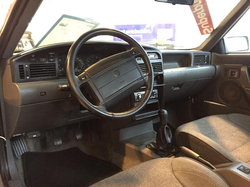 File:Ford Mercury Capri Innenraum.JPG