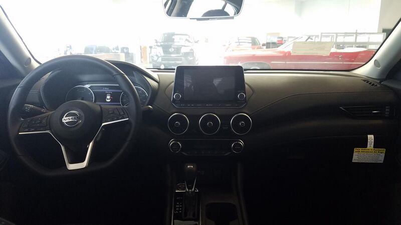 File:Nissan Sentra B18 interior.jpg