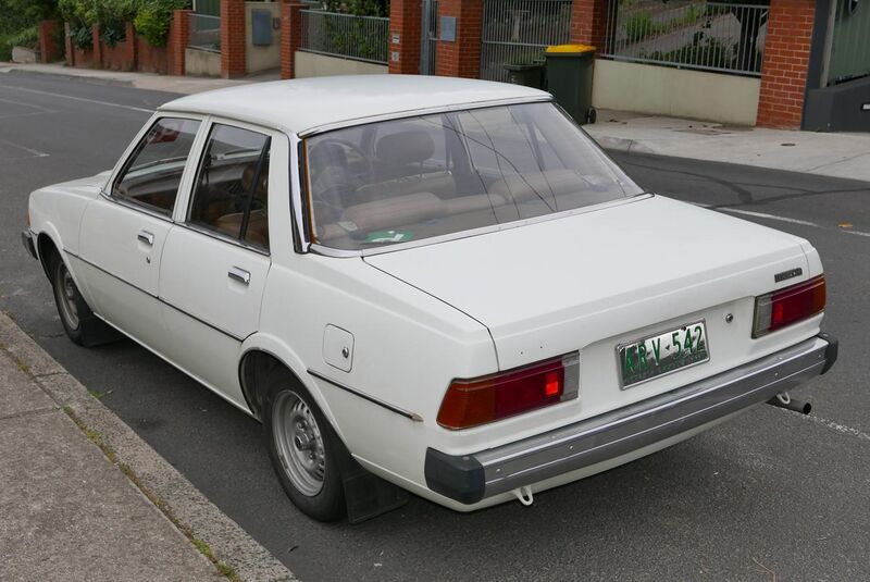 File:1980 Mazda 626 (CB) Standard sedan (2015-11-10) 03.jpg