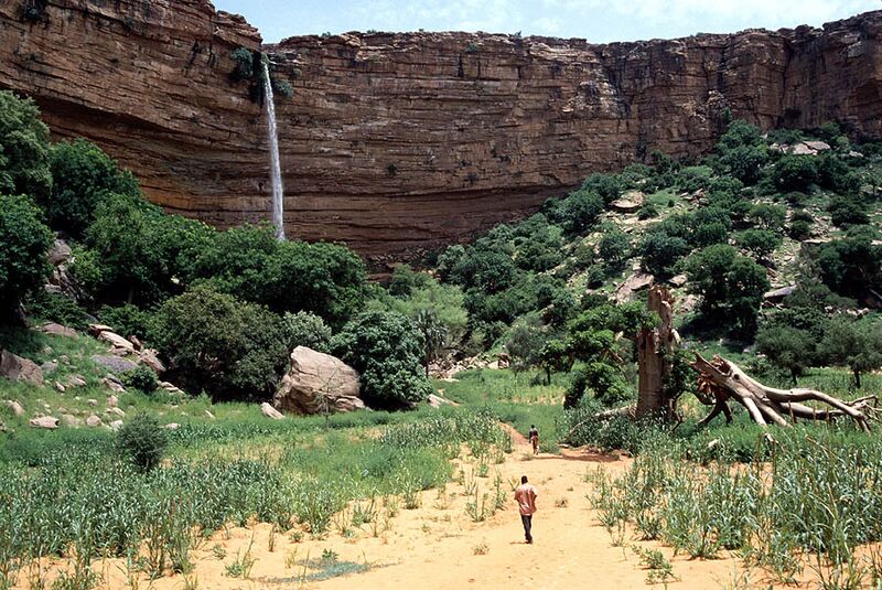 File:Bandiagara Escarpment Mali.jpg