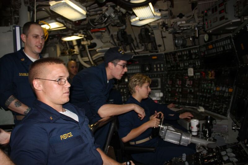 File:US Navy 100603-N-0000X-053 Midshipmen learn to pilot the submarine by training in the duties of the helm and planesman while underway aboard the Ohio-class ballistic-missile submarine USS West Virginia (SSBN 736).jpg