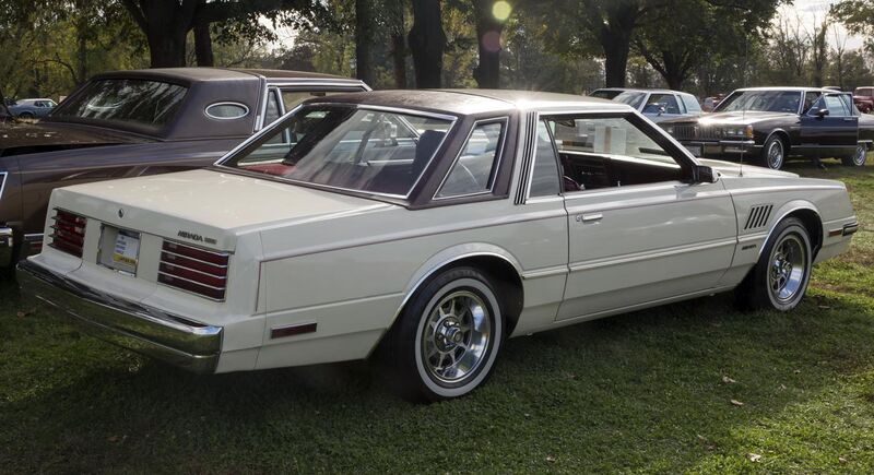 File:1980 Dodge Mirada, Eggshell White, rear right (Hershey 2019).jpg