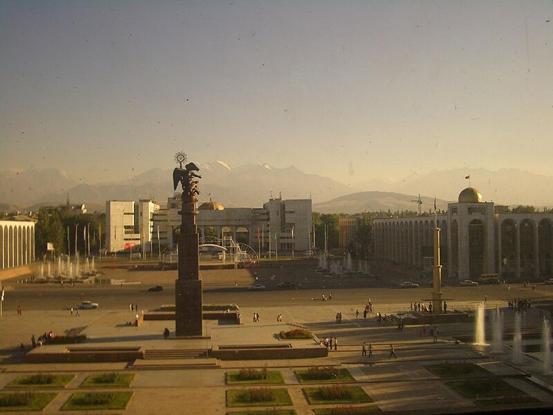 File:E7904-Bishkek-Ala-Too-Square.jpg