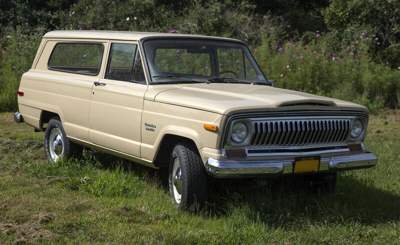 File:1975 Jeep Cherokee in beige, front right.jpg