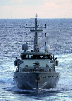 Bow view of HMAS Albany.jpg