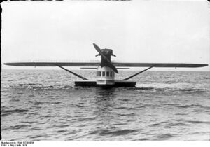 Bundesarchiv Bild 102-05956, Dornier-Flugboot "Delphin III".jpg