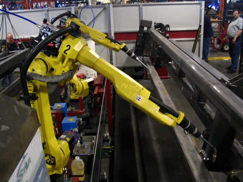 File:FANUC 6-axis welding robots.jpg