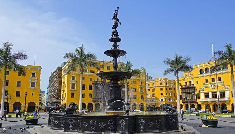 File:Fountain - Plaza Mayor (Lima).jpg