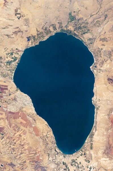 File:Lake Tiberias (Sea of Galilee), Northern Israel.jpg