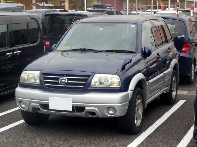 File:Suzuki ESCUDO 5door V6-2.5 (LA-TD62W) front.jpg