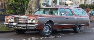 1975 Chrysler Town & Country Station Wagon 7.2 Front.jpg