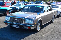 1990 Toyota Century (27248794332).jpg