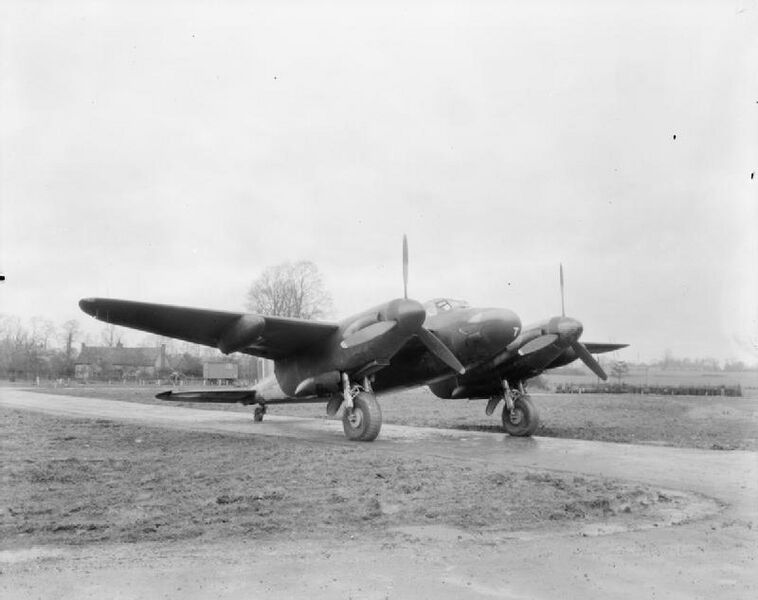 File:De Haviland Mosquito NF.XIII with Mk. VIII radar - CH 14643.jpg