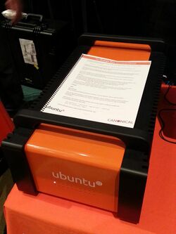 Ubuntu Orange Box-Fossetcon 12.09.2014.jpg