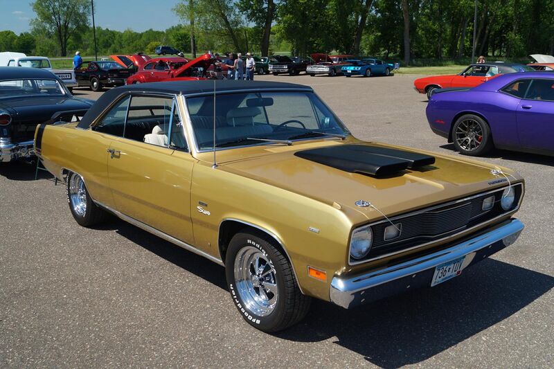 File:1971 Plymouth Valiant Scamp (27094137001).jpg