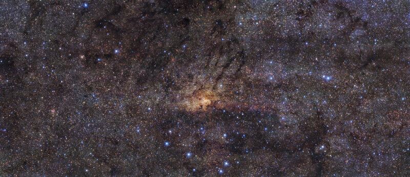 File:HAWK-I view of the Milky Way's central region.jpg