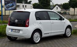 VW white up! 1.0 – Heckansicht, 28. Juli 2012, Velbert.jpg