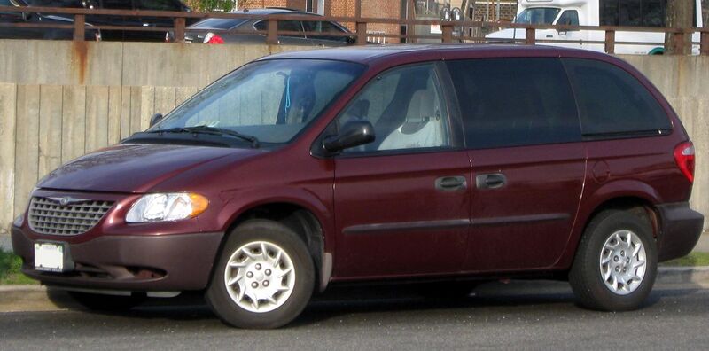 File:2001-2003 Chrysler Voyager -- 04-10-2011.jpg
