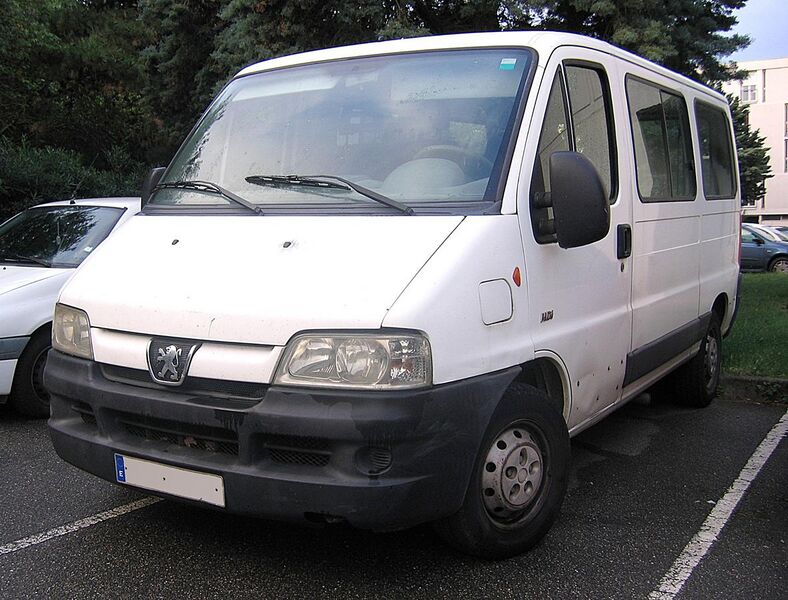File:2002-2006 Peugeot Boxer (fl).jpg