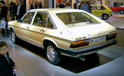 Audi 100 C2 avant.JPG