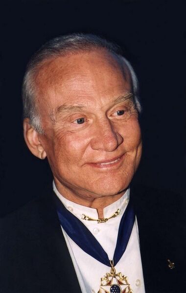File:Buzz Aldrin in 2001.jpg