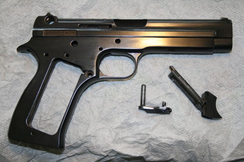 File:M1935A-RustBlue-FirstOiling-01.jpg