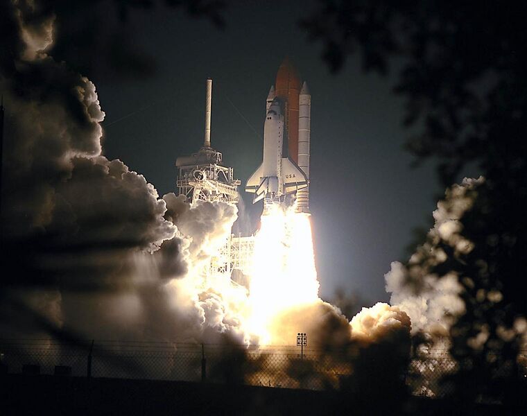 File:STS-93 launch.jpg