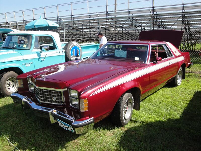 File:1977 Ford LTD II.jpg