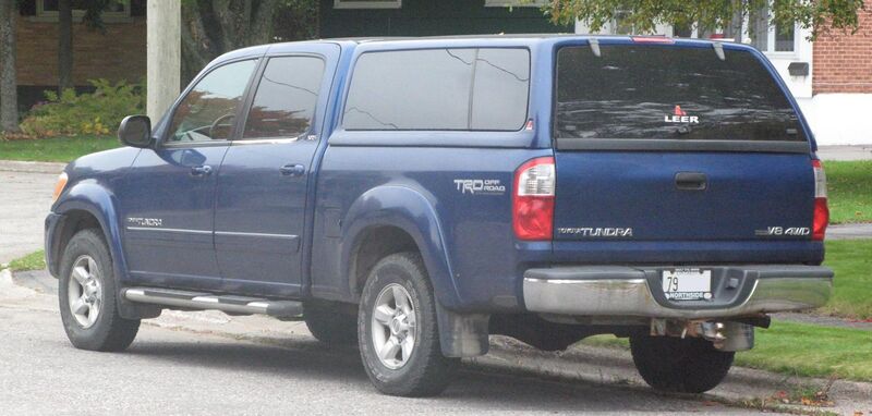File:2005 Toyota Tundra Double Cab SR5, Rear Left, 09-24-2020.jpg