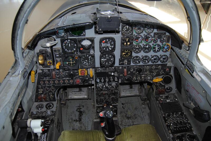 File:Northrop F-5A(G) Freedom Fighter flight deck.jpg