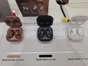 Samsung Galaxy Buds Live.jpg