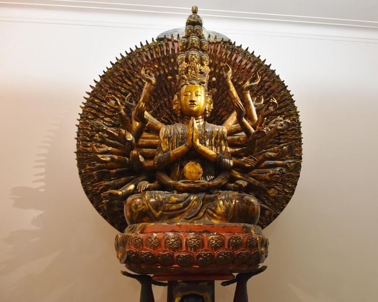 File:Avalokiteshvara, 1656, Museum of Fine Arts, Hanoi (2) (38468770192).jpg