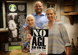 Jane Goodall shows her opposition to AGL..png