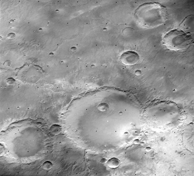 File:Mädler crater 615A55.jpg