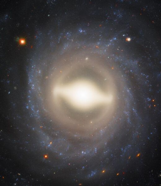 File:NGC1015 - HST - Potw1811a.jpg
