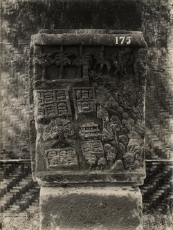 Reliëf uit Trowoelan bij Modjokerto, KITLV 183371.tiff