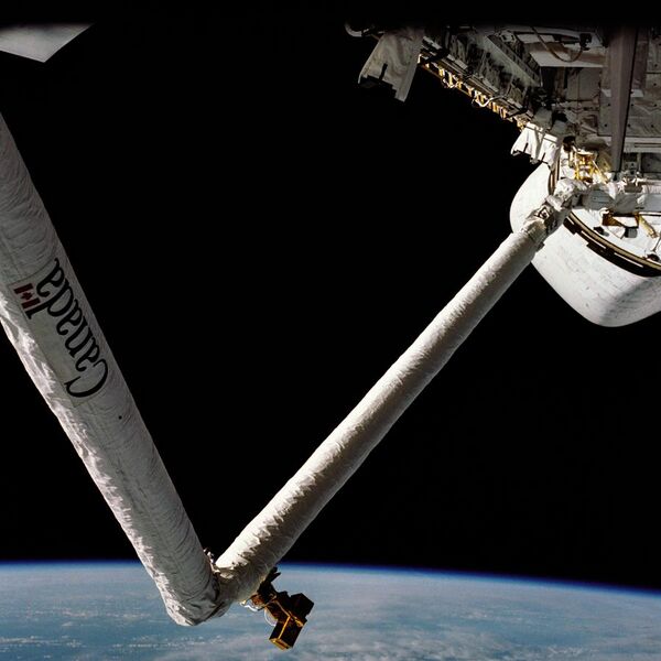File:STS-2 Canadarm debut.jpg