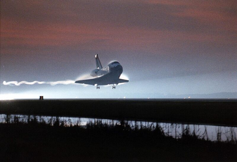 File:STS-80 Landing 01.jpg
