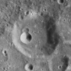 Isidorus crater AS16-M-0426.jpg