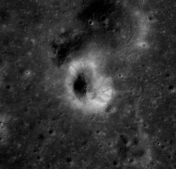 Mary crater AS17-P-2760.jpg