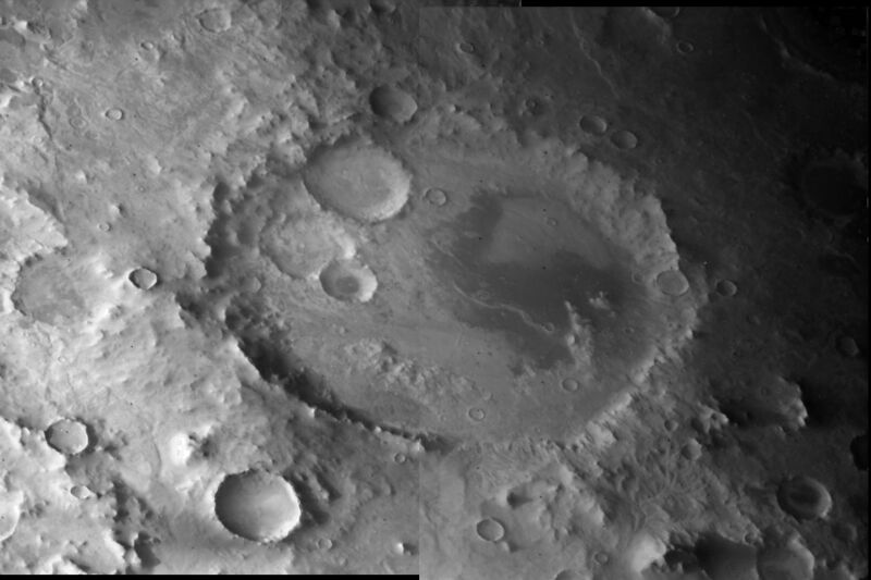File:Secchi crater 097A69 097A71.jpg