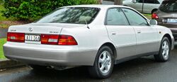 1996-1999 Lexus ES 300 (MCV20R) LXS sedan (2011-10-25) 02.jpg
