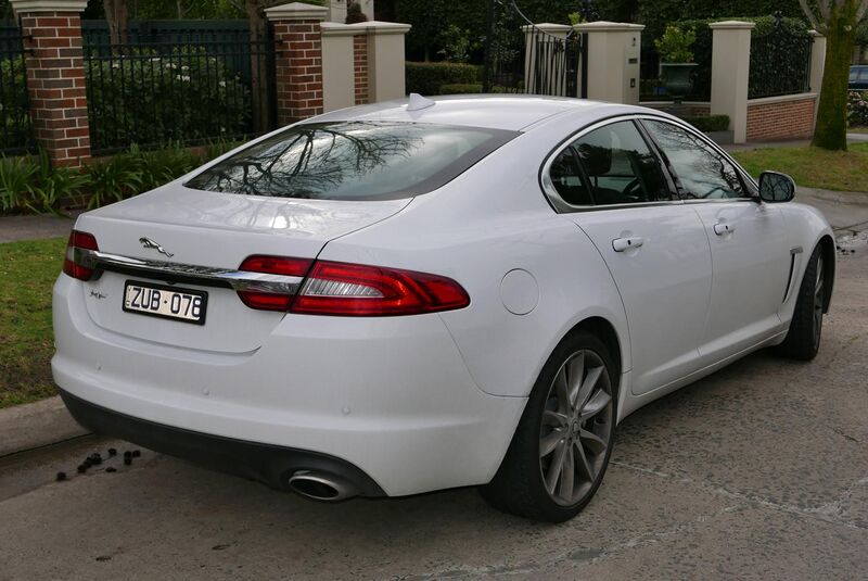 File:2013 Jaguar XF (X250 MY13) Luxury 2.2 sedan (2015-08-07) 02.jpg