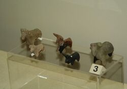 Clay figures of animals from Kultepe I and Babadervis.jpg