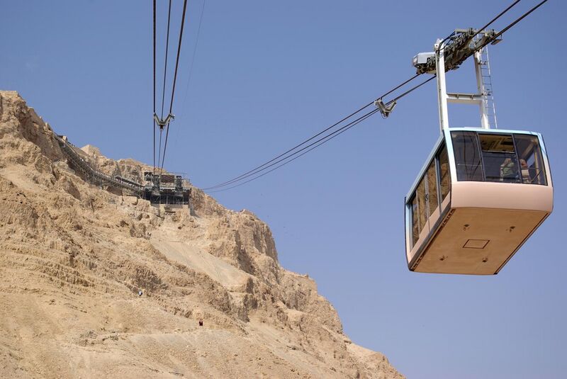 File:Israel Aerial Ropeway Masada BW 1.jpg