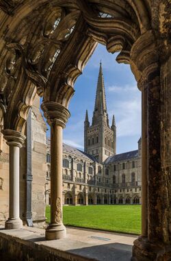 Norwich Cathedral from Cloisters, Norfolk, UK - Diliff.jpg