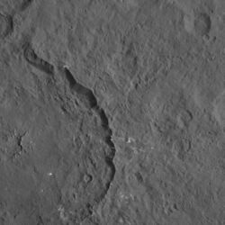 PIA20122-Ceres-DwarfPlanet-Dawn-3rdMapOrbit-HAMO-image60-20151003.jpg